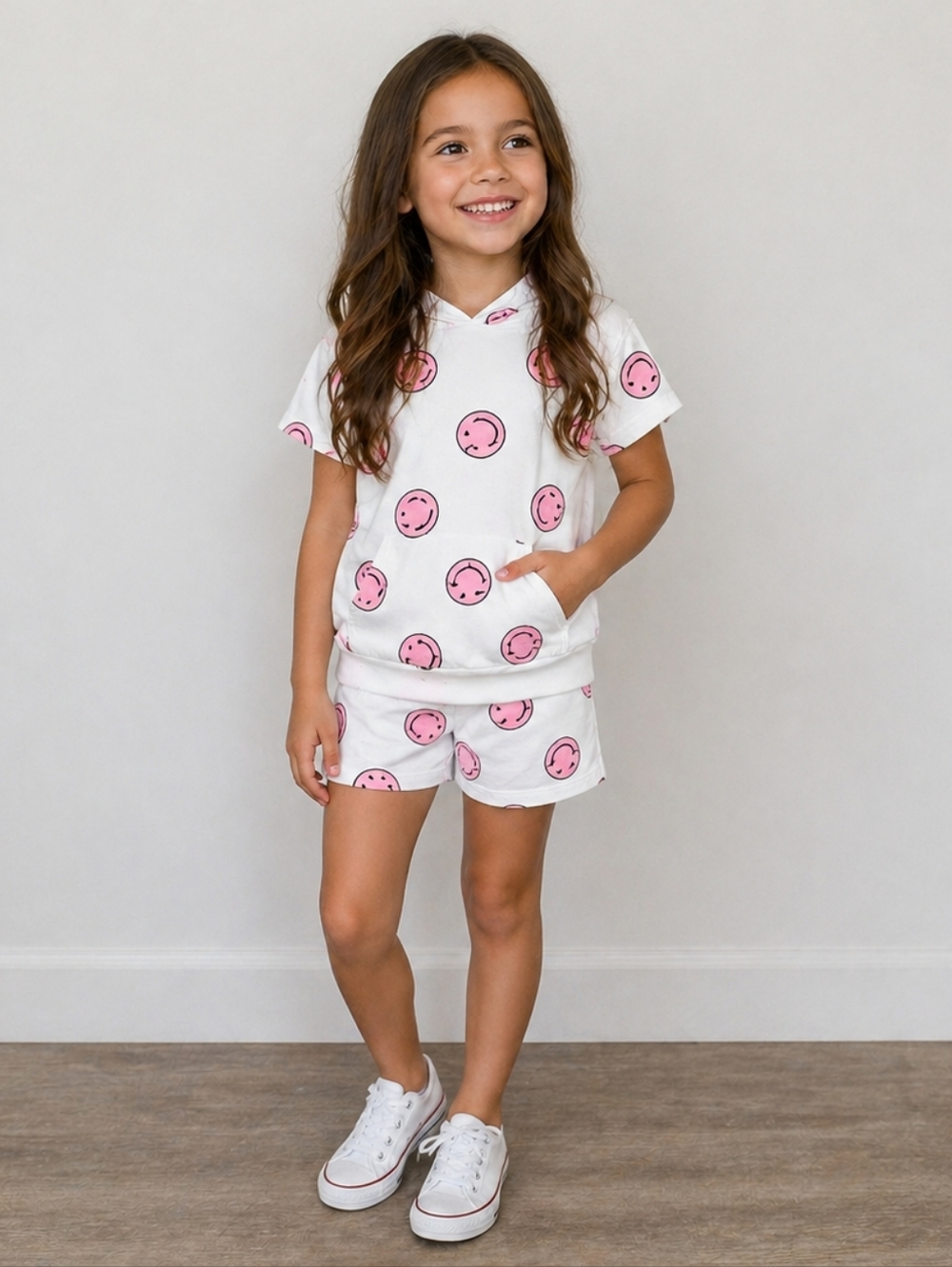Lola + The Boys White and Pink Smiley Lounge Set Size 10